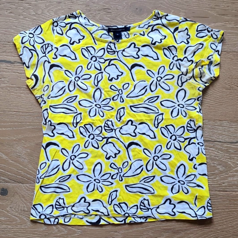 Floral French Connection T-shirt 💛